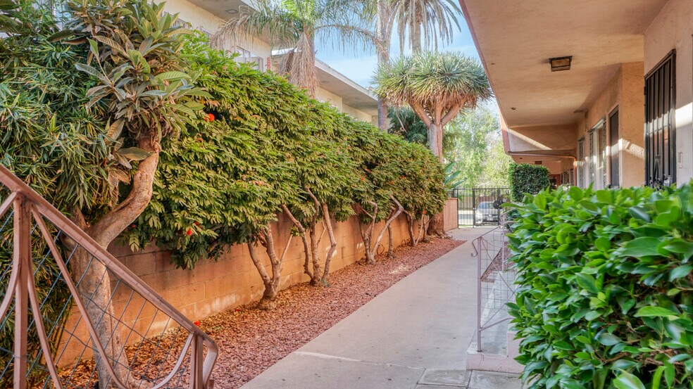 More Photos Of 3310 Keystone Ave, Los Angeles Apartments For Sale