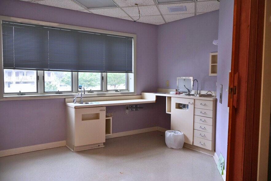 More Photos Of 1108 E Chocolate Ave, Hershey Medical For Sale
