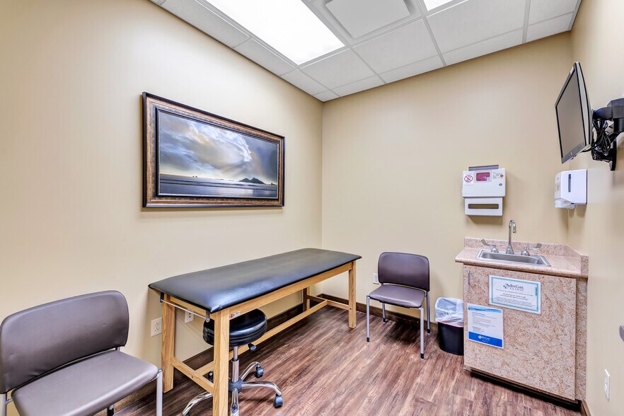 More Photos Of 2411 Holmgren Way, Green Bay Healthcare For Lease