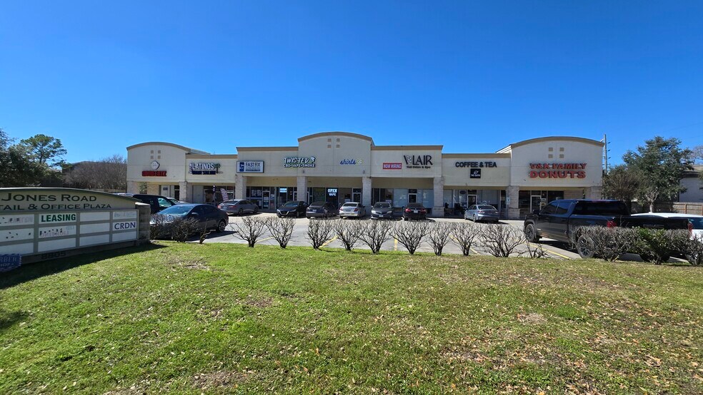 More Photos Of 8805 Jones Rd, Houston Storefront For Lease