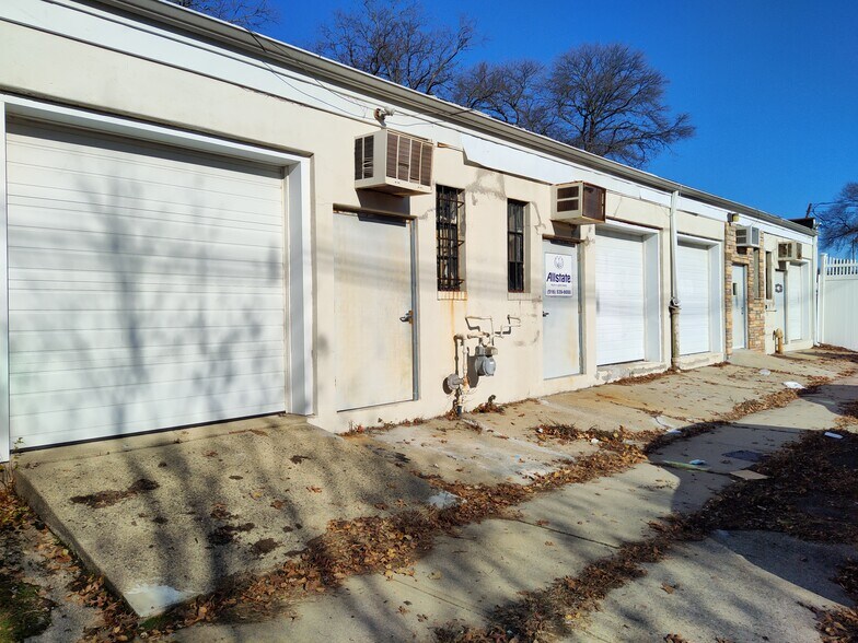 More Photos Of 351-357 W Sunrise Hwy, Freeport Storefront Retail Office For Lease