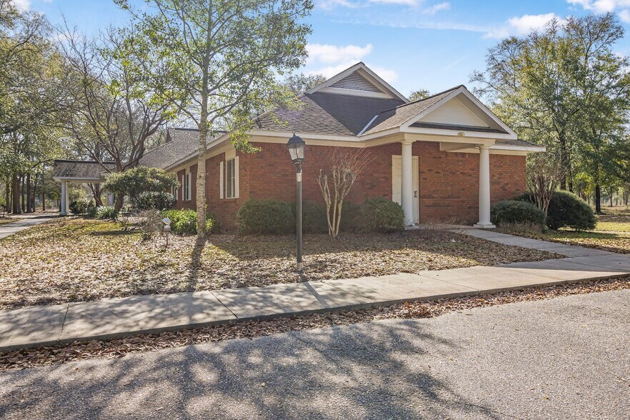 More Photos Of 100 W Lake Professional Park, Geneva Assisted Living For Sale