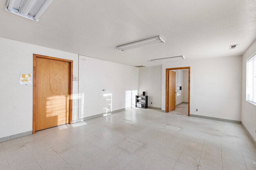 More Photos Of 807 N Franklin Blvd, Nampa Specialty For Sale