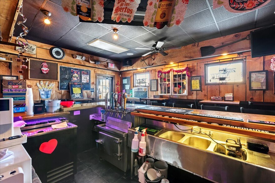 More Photos Of 750 Boulevard Ave, Dickson City Bar For Sale