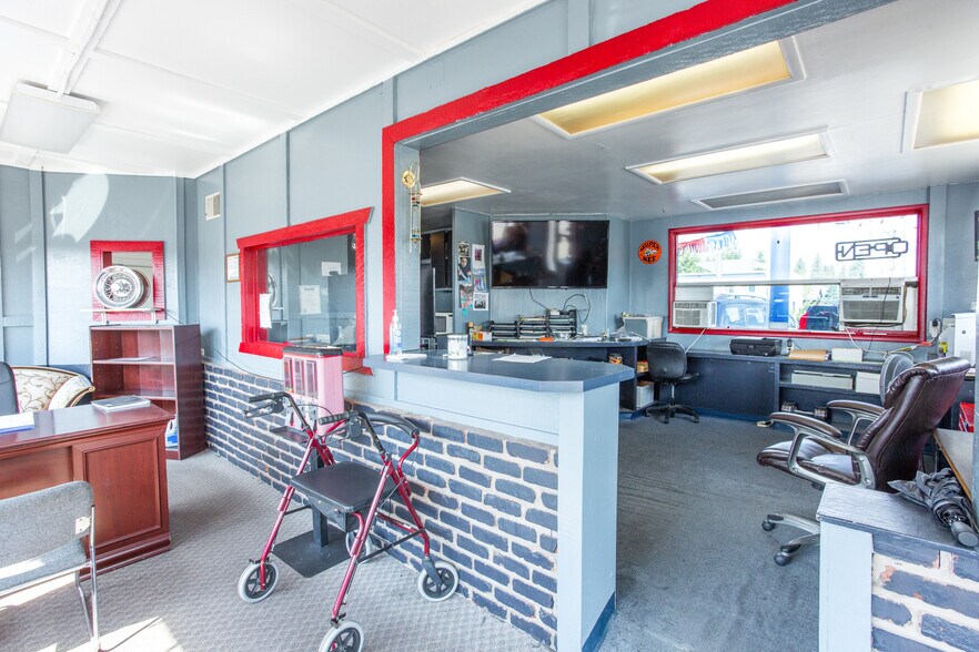 More Photos Of 2929 N Government Way, Coeur d'Alene Auto Dealership For Sale