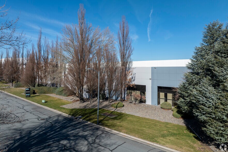 More Photos Of 4643 Aircenter Cir, Reno Manufacturing For Lease