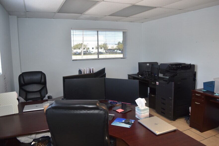 More Photos Of 11150 49th St N, Clearwater Truck Terminal For Lease