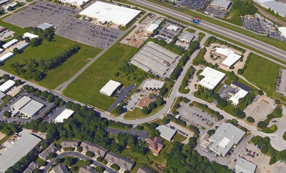 More Photos Of 707 N Lindenwood Dr, Olathe Warehouse For Sale