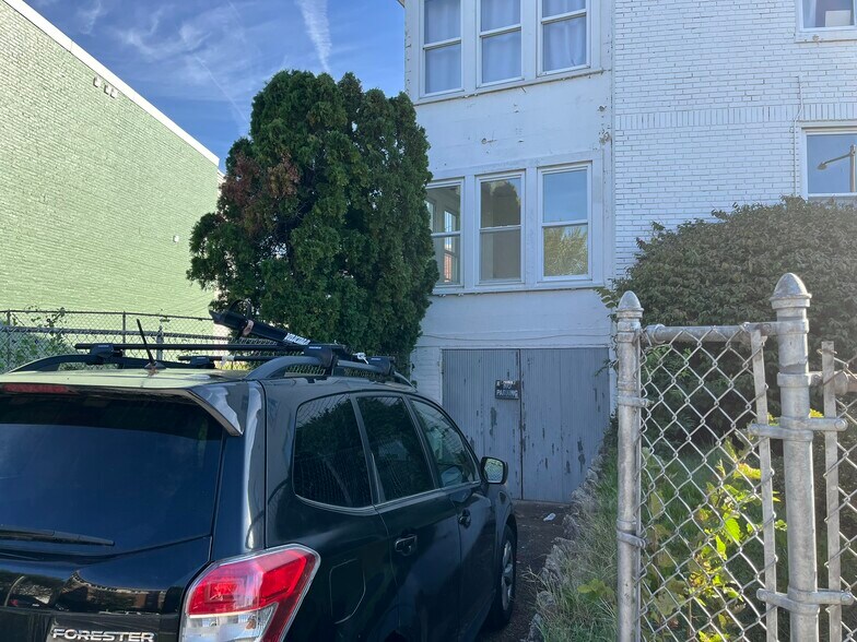 More Photos Of 5 Barney Cir SE, Washington Medical For Lease