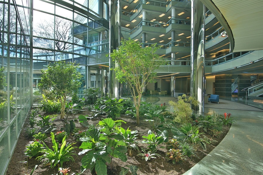 More Photos Of 3100 Sanders Rd, Northbrook Office For Lease
