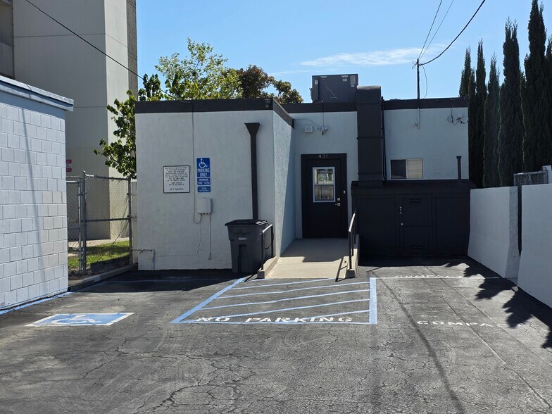 More Photos Of 431 S C St, Oxnard Medical For Sale