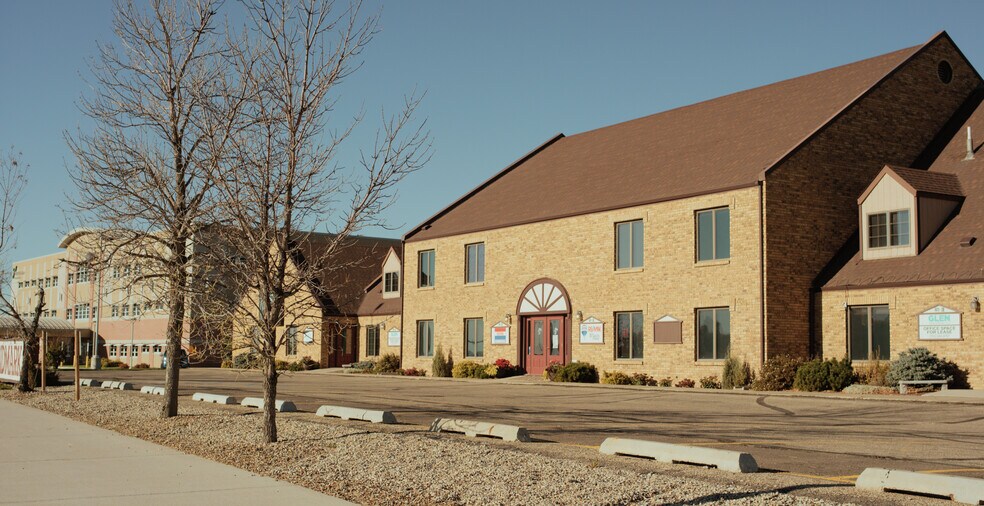More Photos Of 1411 W Dakota Pkwy, Williston Office For Lease