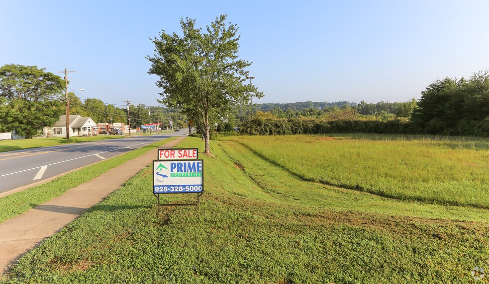 More Photos Of 3100 N Oxford St, Claremont Land For Sale