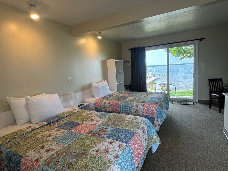More Photos Of 214 S Main St, Lake City Hotel For Sale