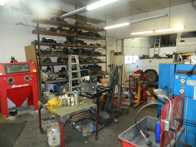 More Photos Of 2013 S 6th St, Klamath Falls Auto Repair For Sale