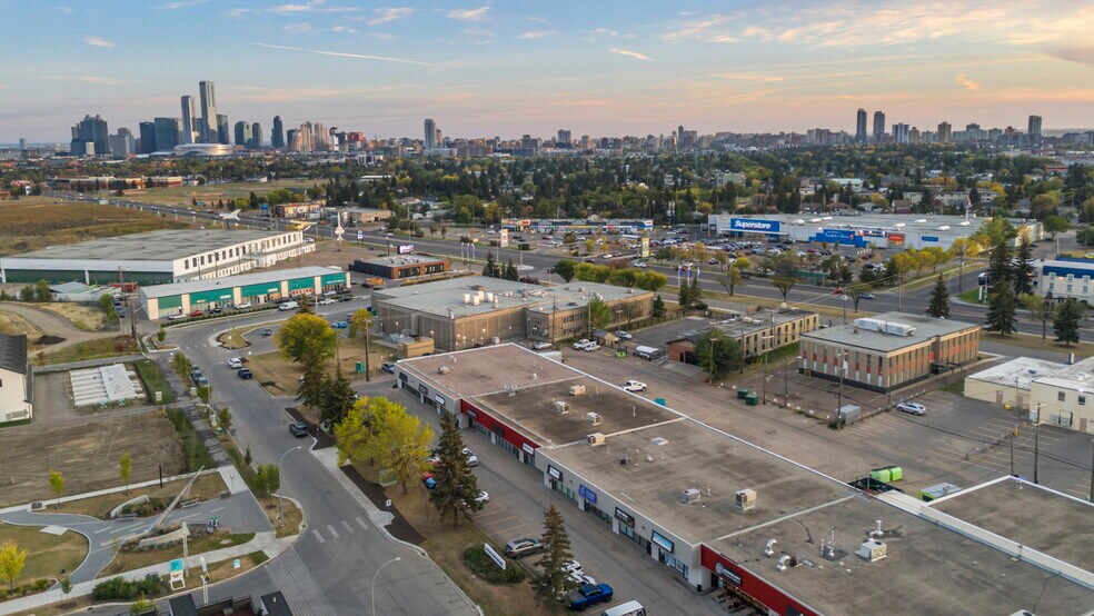 More Photos Of 20 Airport Rd NW, Edmonton Service For Lease
