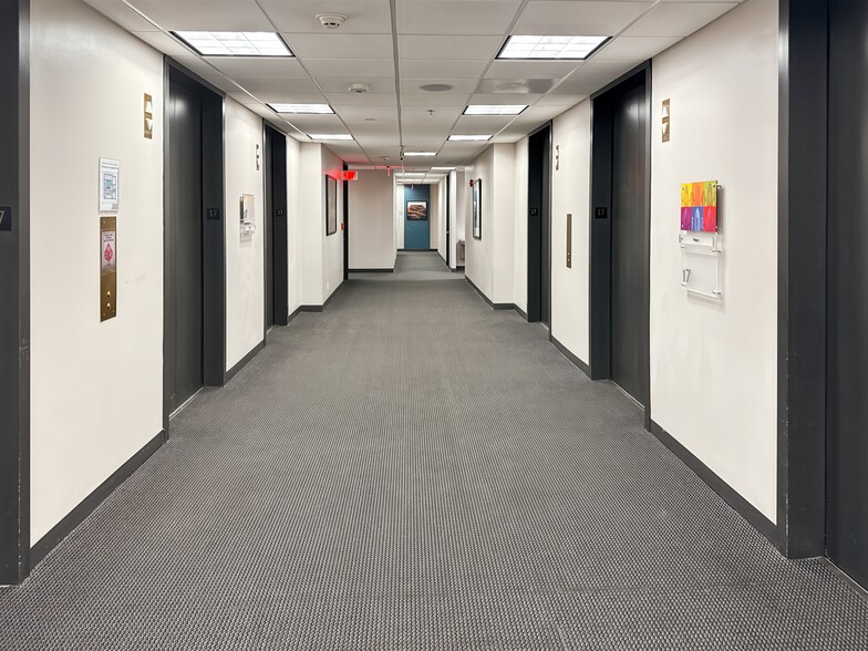 More Photos Of 400 W Capitol Ave, Little Rock Coworking Space