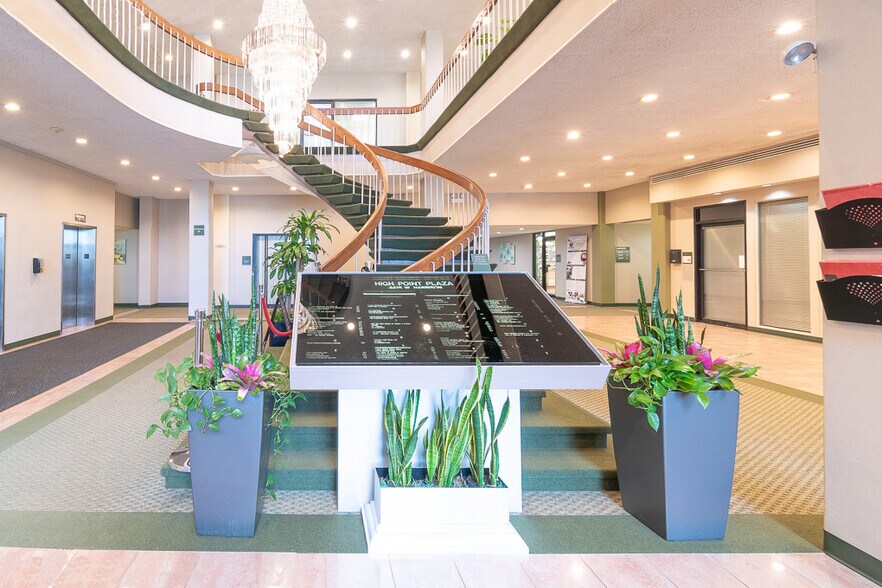 More Photos Of 4415 W Harrison St, Hillside Office For Lease