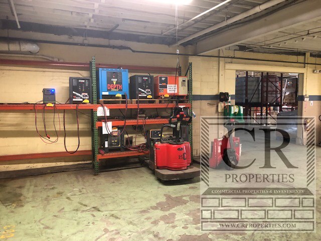 More Photos Of 195 Hudson St, Cornwall-on-Hudson Distribution For Lease
