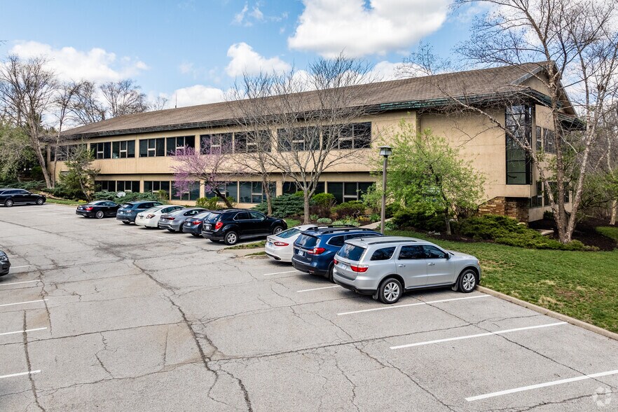 More Photos Of 25501 W Valley Pky, Olathe Unknown For Lease