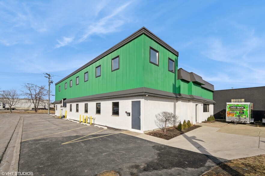 More Photos Of 80 W Lake St, Northlake Light Distribution For Lease