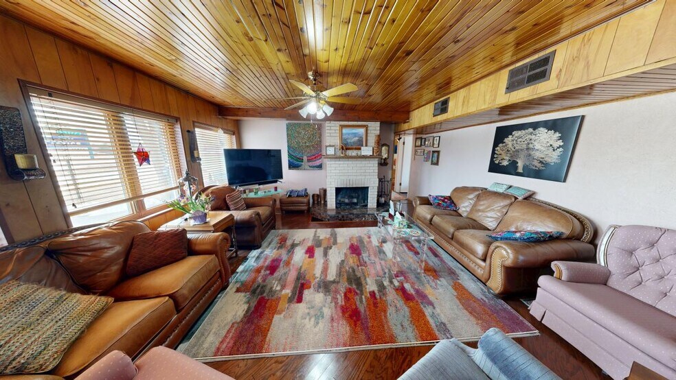 More Photos Of 21706 E US Highway 30, Lynwood Warehouse For Sale