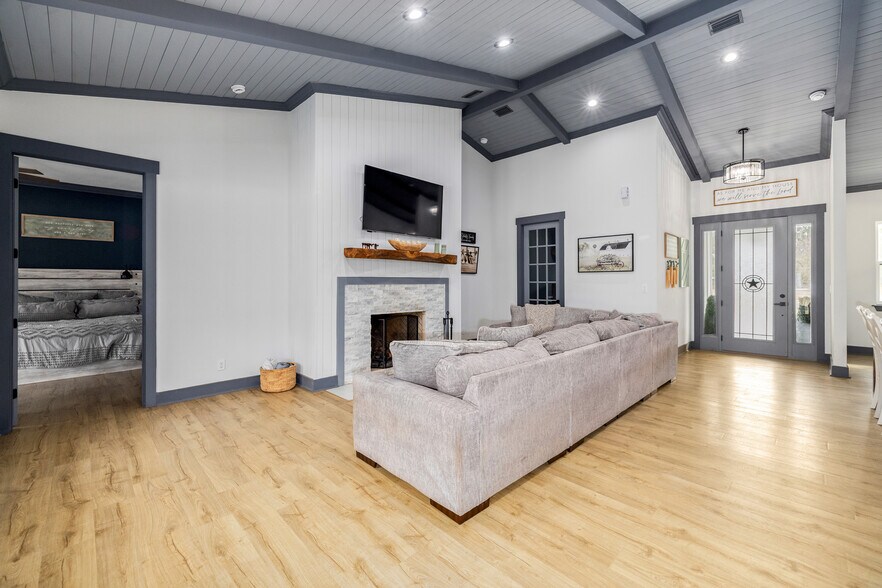 More Photos Of 6012 Long Branch Rd, Jacksonville Horse Stables For Sale