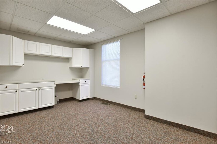 More Photos Of 8790 E Market St, Warren Medical For Sale