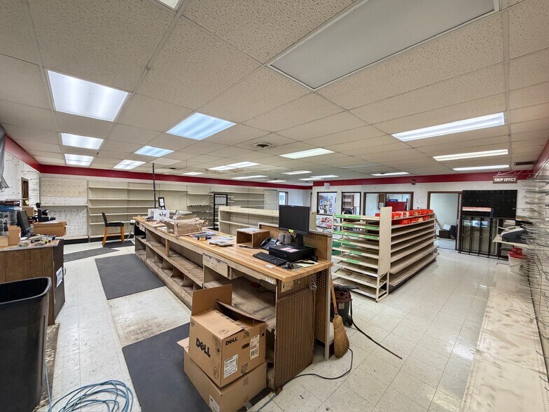 More Photos Of 4414 State Road 92, Brooklyn Industrial For Lease