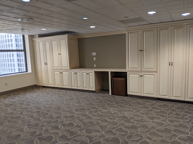 More Photos Of 112 S Tryon St, Charlotte Office Residential For Sale