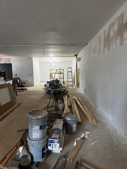 More Photos Of 7589 Winchester Rd, New Market Flex For Sale