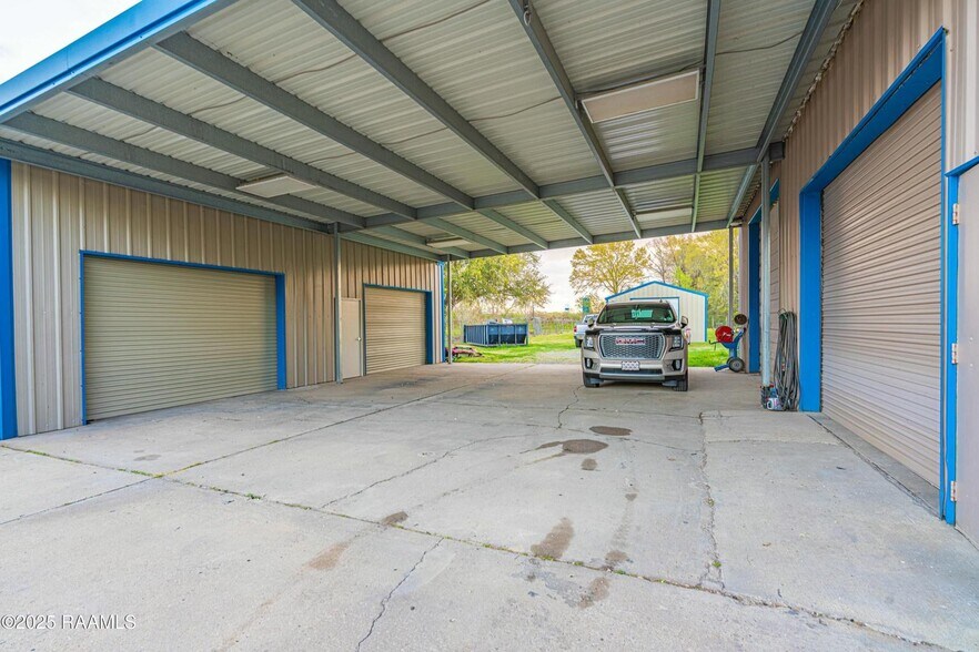 More Photos Of 1312 W Admiral Doyle Dr, New Iberia Industrial For Sale