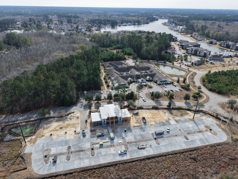 More Photos Of 5 Hampton Lake Dr, Bluffton Storefront Retail Office For Lease