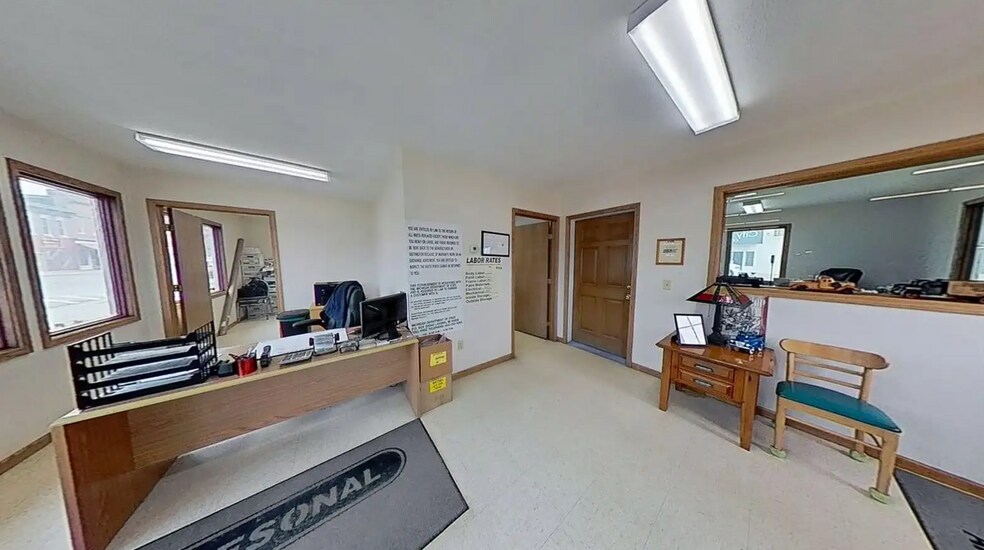 More Photos Of 207 N Main St, Olivet Auto Repair For Sale