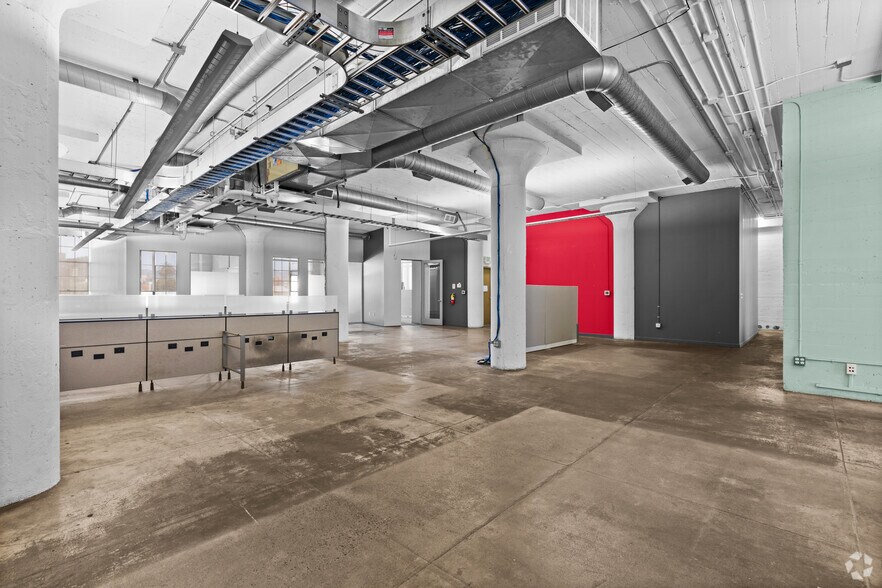 More Photos Of 283 4th St, Oakland Loft Creative Space For Lease