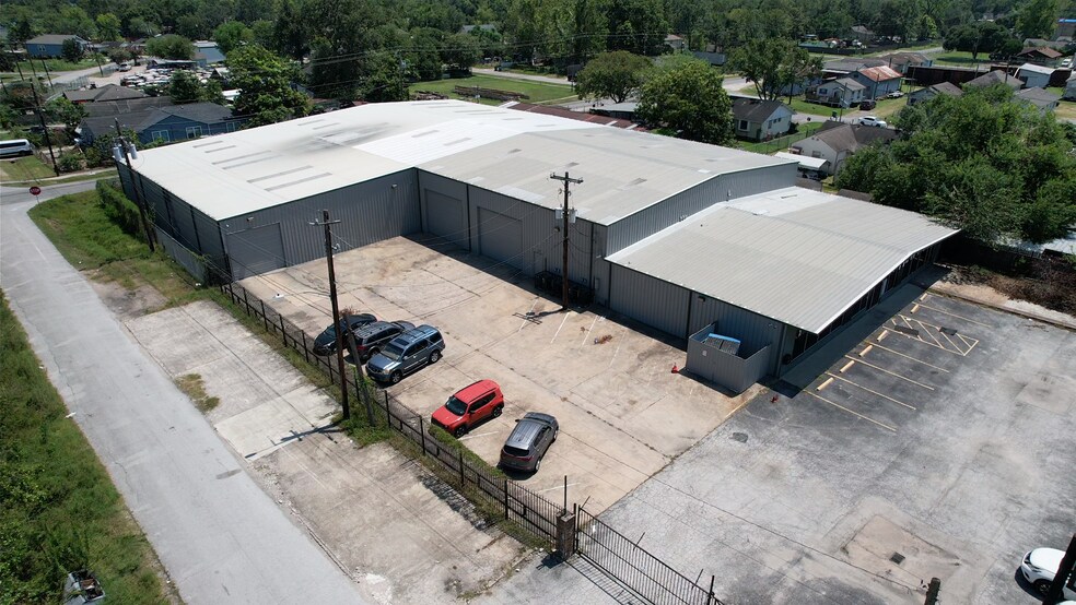 More Photos Of 10016 N US 59 Hwy, Houston Manufacturing For Sale