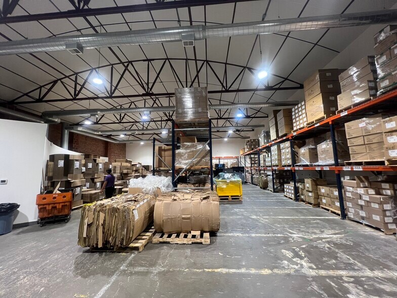 More Photos Of 512 NE Main St, Grimes Distribution For Sale