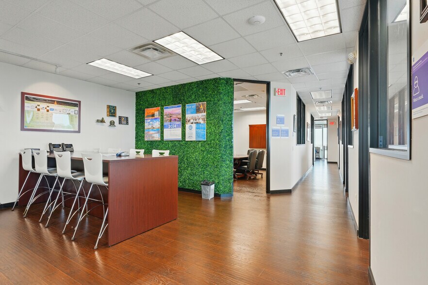 More Photos Of 9999 Bellaire Blvd, Houston Medical For Lease
