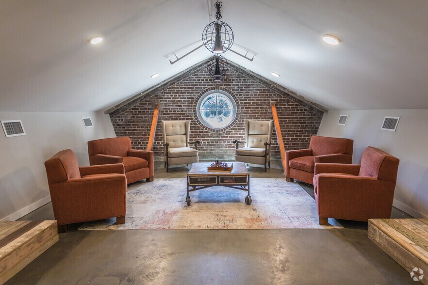 More Photos Of 360 Metal Museum Dr, Memphis Apartments For Sale