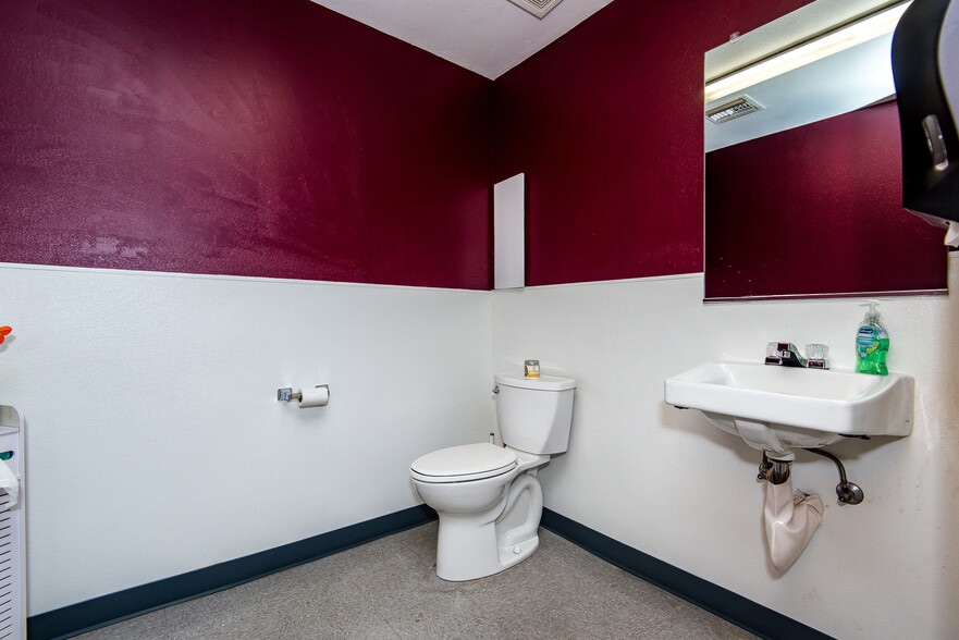 More Photos Of 2106 Highway 95, Bullhead City Auto Dealership For Sale