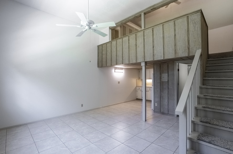 More Photos Of 325 NW Spanish River Blvd, Boca Raton Apartments For Sale