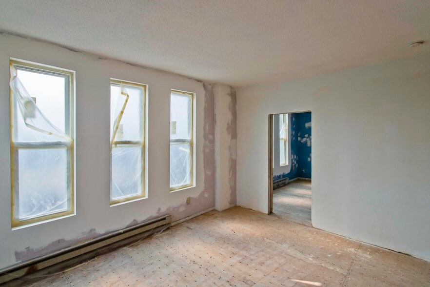 More Photos Of 445-447 High St, Holyoke Storefront Retail Residential For Sale