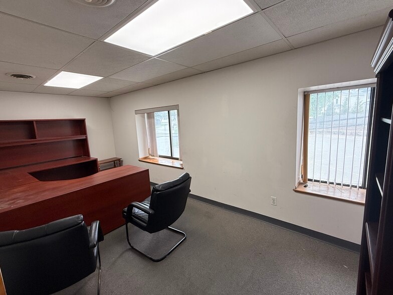 More Photos Of 20 Clematis Ave, Waltham Flex For Sale