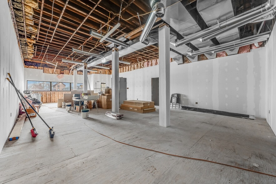 More Photos Of 205 10th St, Fairmont Office For Sale