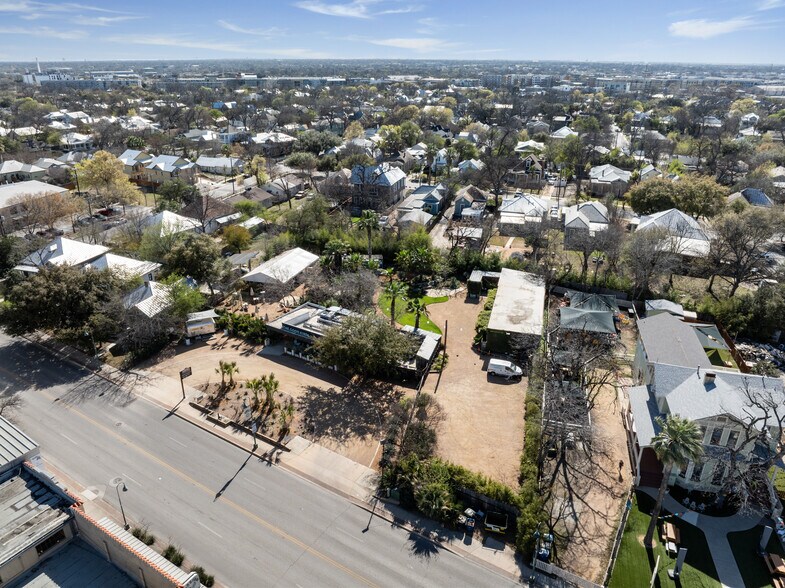 More Photos Of 1127 S St Marys St, San Antonio Restaurant For Sale
