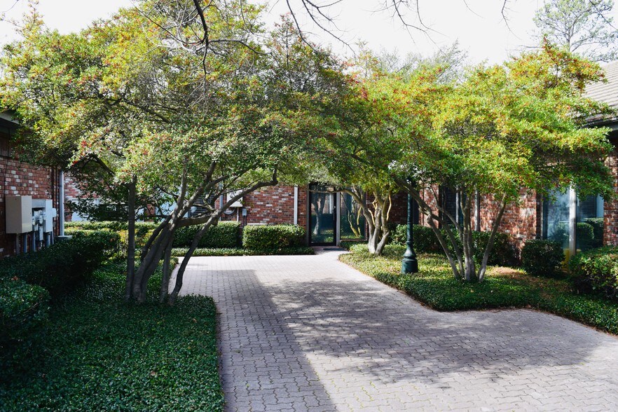 More Photos Of 911 Medical Centre Dr, Arlington Medical For Sale