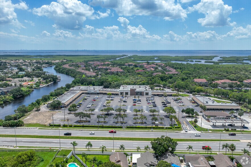 More Photos Of 11200-11284 W Hillsborough Ave, Tampa Unknown For Lease