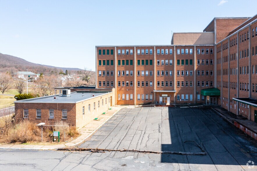 More Photos Of 101 Broad St, Ashland Hospital For Sale