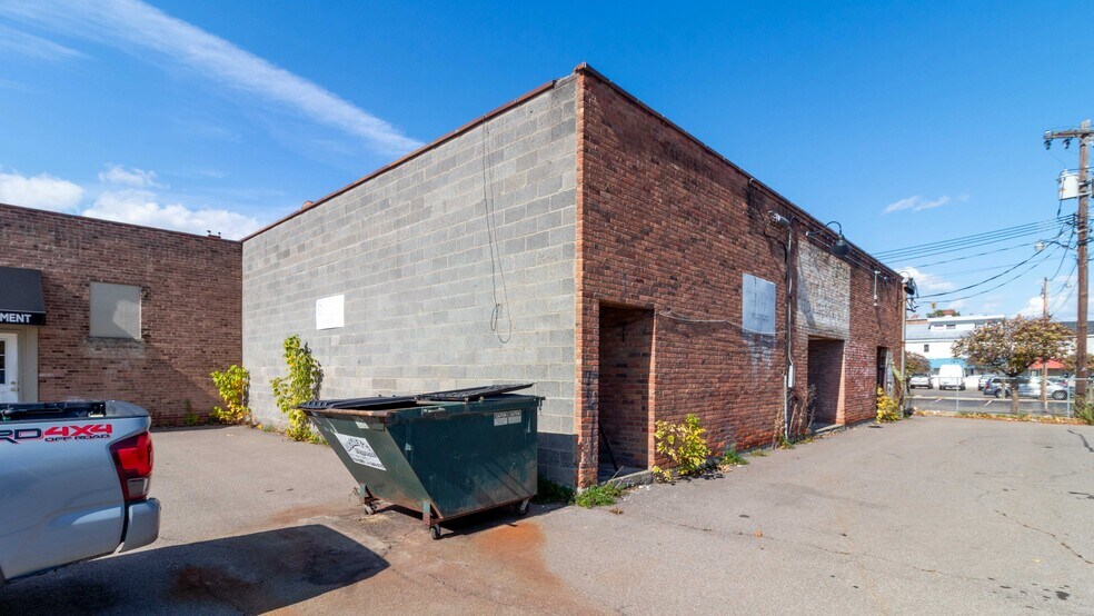 More Photos Of 36 Liberty St, Bath Storefront Retail Office For Sale