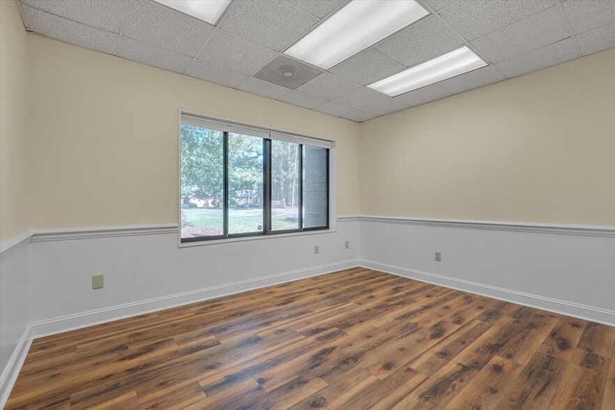 More Photos Of 1904 Front St, Durham Medical For Lease